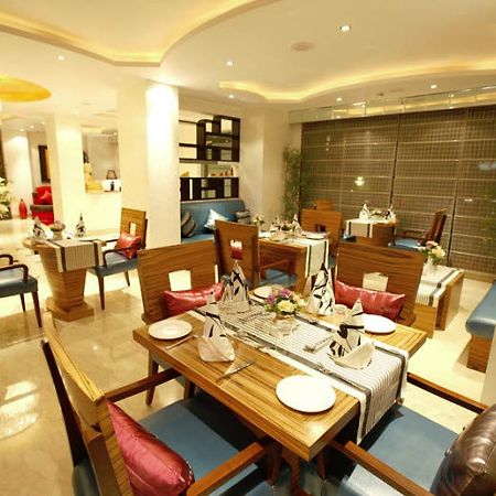 Hotel Star Rocks Yeni Delhi Dış mekan fotoğraf